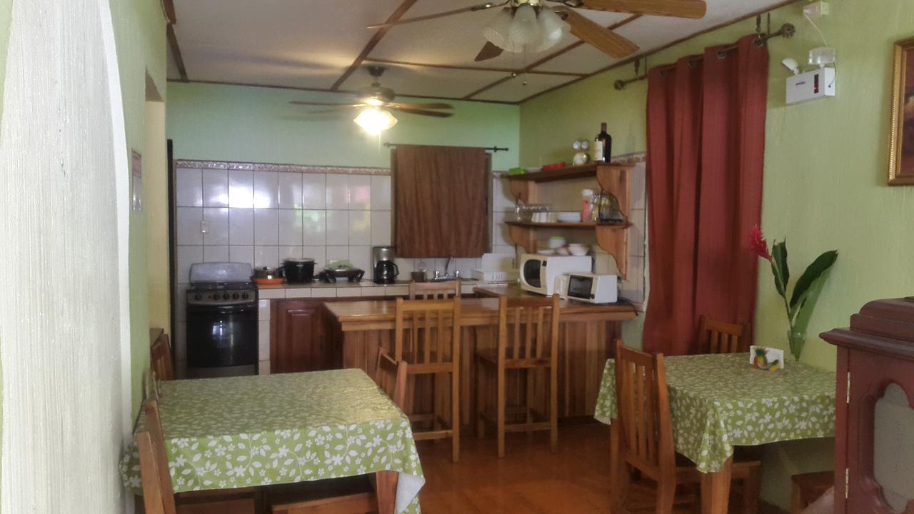 Hotel Villa Prats Manuel Antonio Buitenkant foto